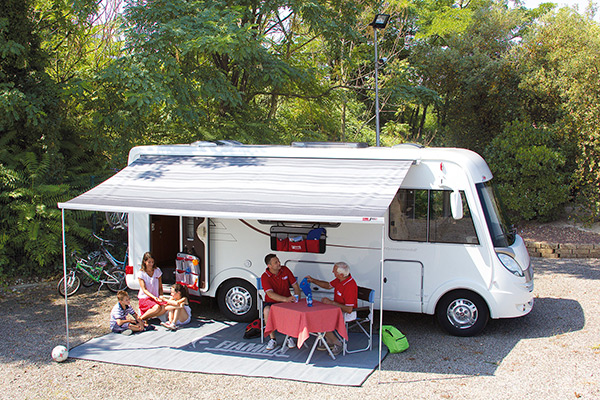 El toldo en la autocaravana; un accesorio para el buen tiempo